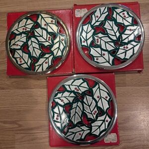 Festive Holiday Leaf Design Plates
